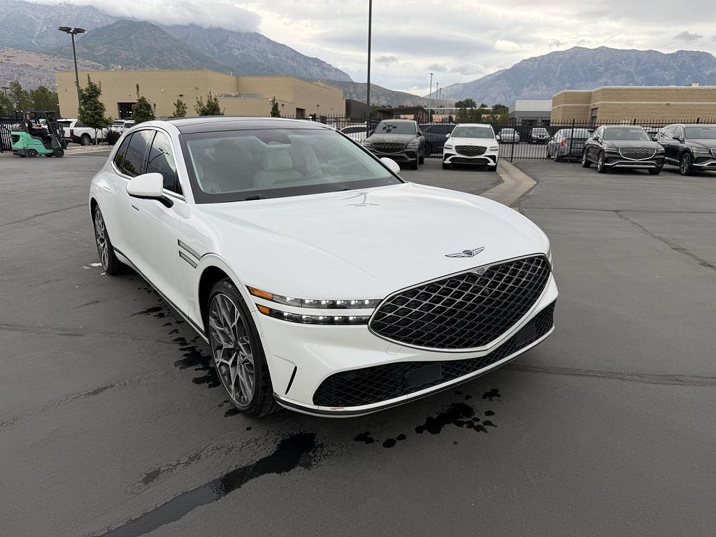 2023 Genesis G90