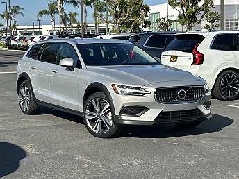 2025 Volvo V60
